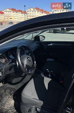 Хетчбек Volkswagen Golf 2018 в 