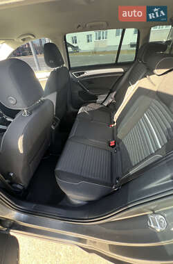 Универсал Volkswagen Golf 2015 в 