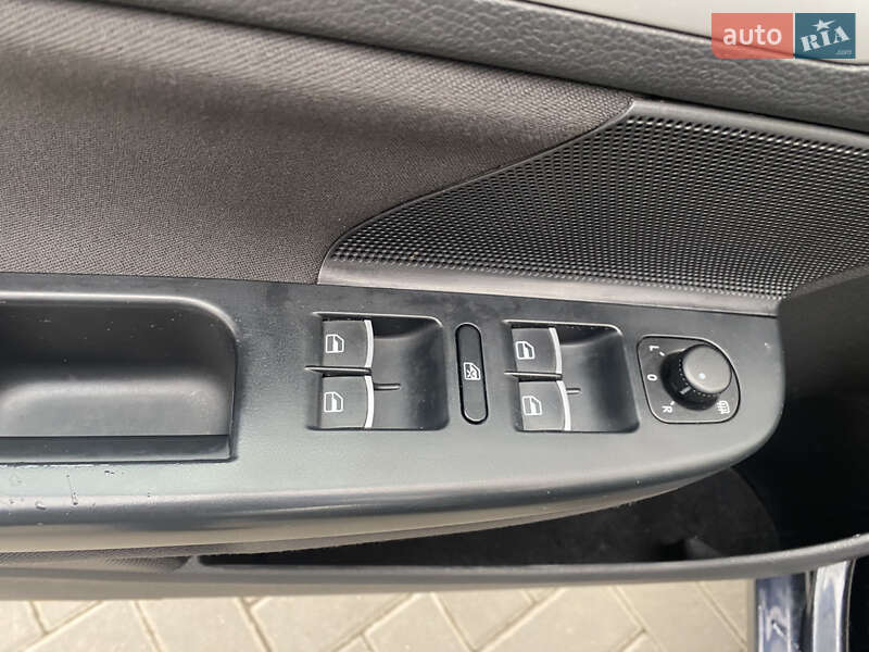 Универсал Volkswagen Golf 2010 в Луцке