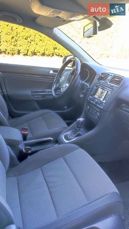 Універсал Volkswagen Golf 2012 в Вараші