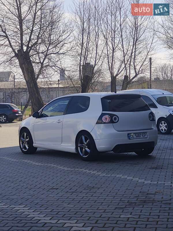 Хэтчбек Volkswagen Golf 2008 в Черновцах