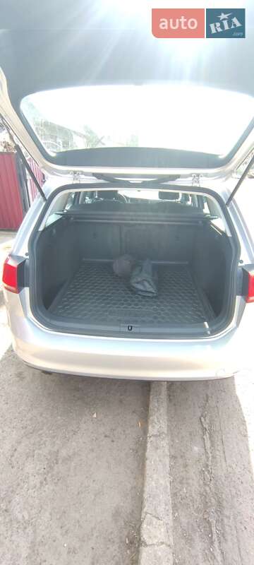 Универсал Volkswagen Golf 2015 в Овруче