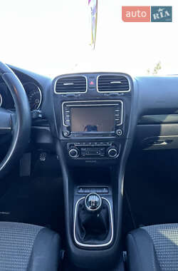 Універсал Volkswagen Golf 2010 в 