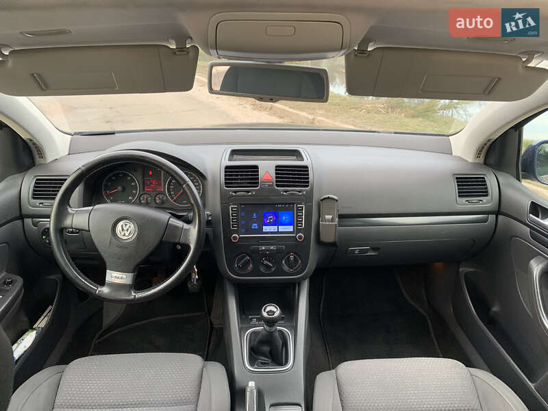 Хетчбек Volkswagen Golf 2008 в Києві