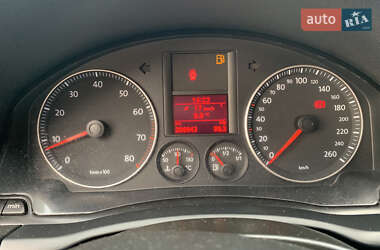 Хетчбек Volkswagen Golf 2008 в 