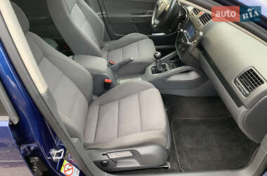 Хетчбек Volkswagen Golf 2008 в 