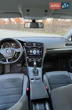 Универсал Volkswagen Golf 2018 в 