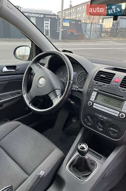 Хэтчбек Volkswagen Golf 2006 в 