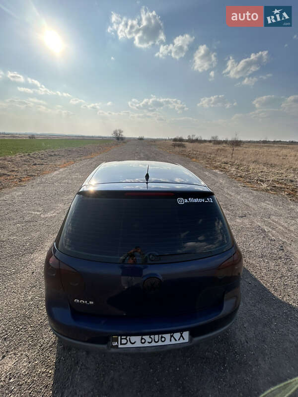 Хэтчбек Volkswagen Golf 2006 в Белзе