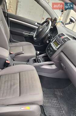 Хетчбек Volkswagen Golf 2006 в 