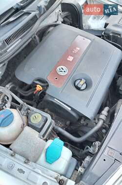 Универсал Volkswagen Golf 2003 в Яворове
