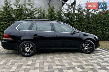 Универсал Volkswagen Golf 2011 в Черновцах