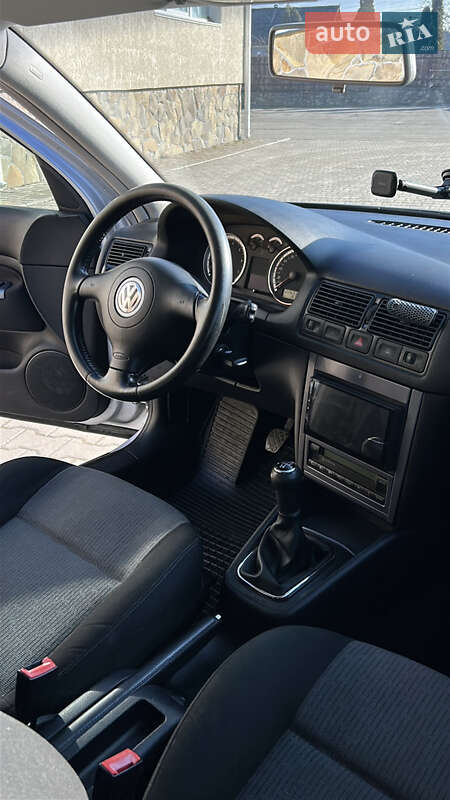 Хетчбек Volkswagen Golf 2003 в Дунаївцях