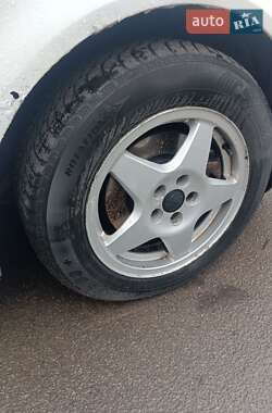 Хэтчбек Volkswagen Golf 2001 в 