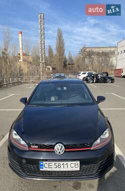 Хетчбек Volkswagen Golf 2016 в 