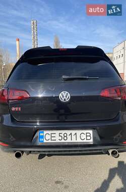 Хетчбек Volkswagen Golf 2016 в 