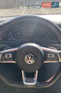 Хетчбек Volkswagen Golf 2016 в 