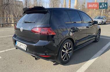 Хетчбек Volkswagen Golf 2016 в 