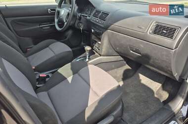 Хэтчбек Volkswagen Golf 2001 в 