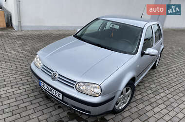 Хэтчбек Volkswagen Golf 2001 в 