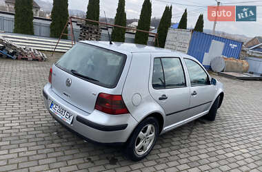 Хэтчбек Volkswagen Golf 2001 в 