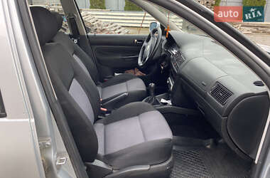 Хэтчбек Volkswagen Golf 2001 в 