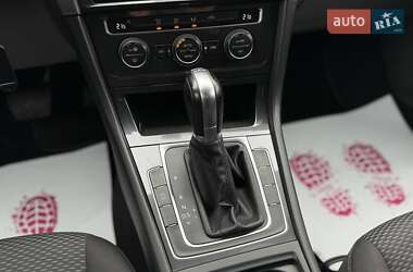 Хетчбек Volkswagen Golf 2017 в 