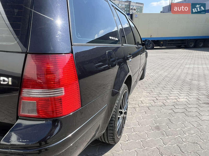 Універсал Volkswagen Golf 2003 в Львові