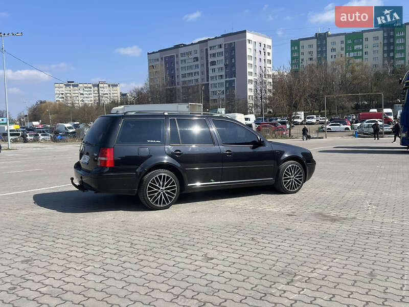 Універсал Volkswagen Golf 2003 в Львові