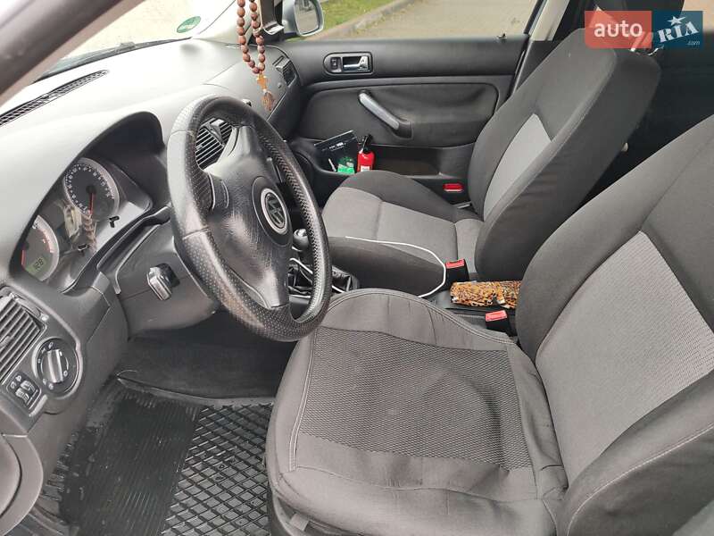 Універсал Volkswagen Golf 2003 в Хусті
