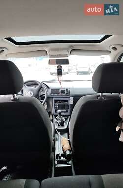 Универсал Volkswagen Golf 2003 в 