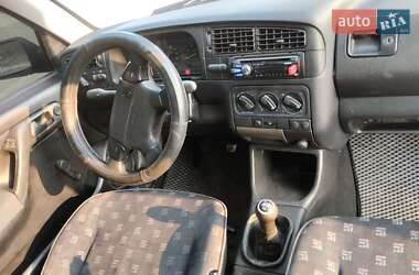 Хэтчбек Volkswagen Golf 1994 в 
