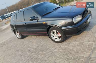 Хэтчбек Volkswagen Golf 1994 в 