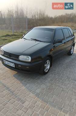 Хэтчбек Volkswagen Golf 1994 в 