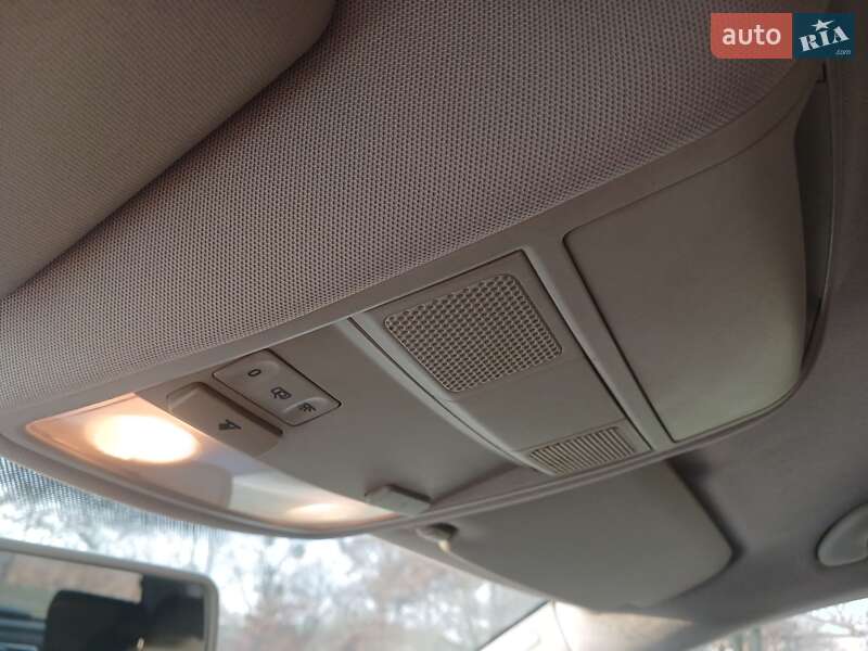 Хэтчбек Volkswagen Golf 2010 в Харькове