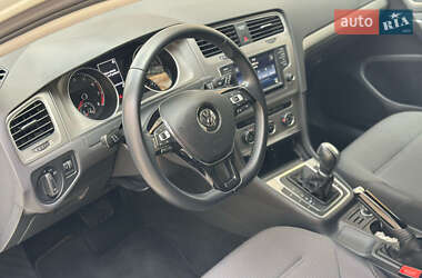 Хэтчбек Volkswagen Golf 2017 в 