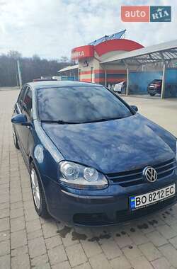 Хэтчбек Volkswagen Golf 2008 в 