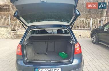 Хэтчбек Volkswagen Golf 2008 в 