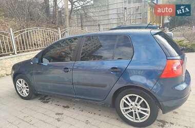 Хэтчбек Volkswagen Golf 2008 в 