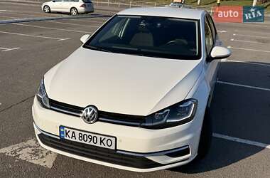 Хэтчбек Volkswagen Golf 2018 в Киеве