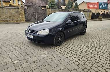 Хэтчбек Volkswagen Golf 2006 в 