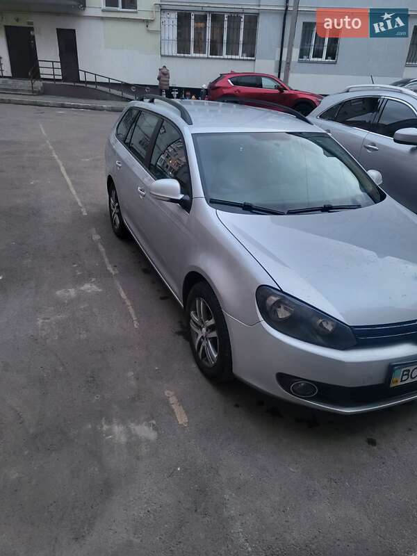 Універсал Volkswagen Golf 2011 в Львові