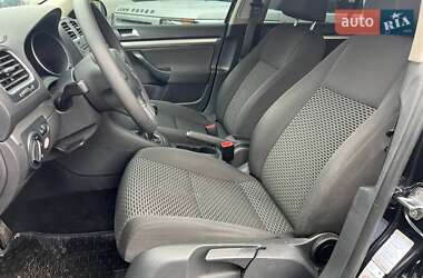 Универсал Volkswagen Golf 2012 в 