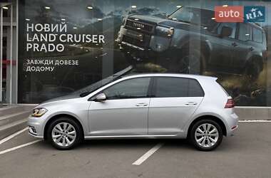 Хэтчбек Volkswagen Golf 2020 в 