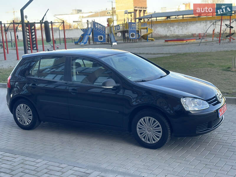 Хетчбек Volkswagen Golf 2008 в Житомирі