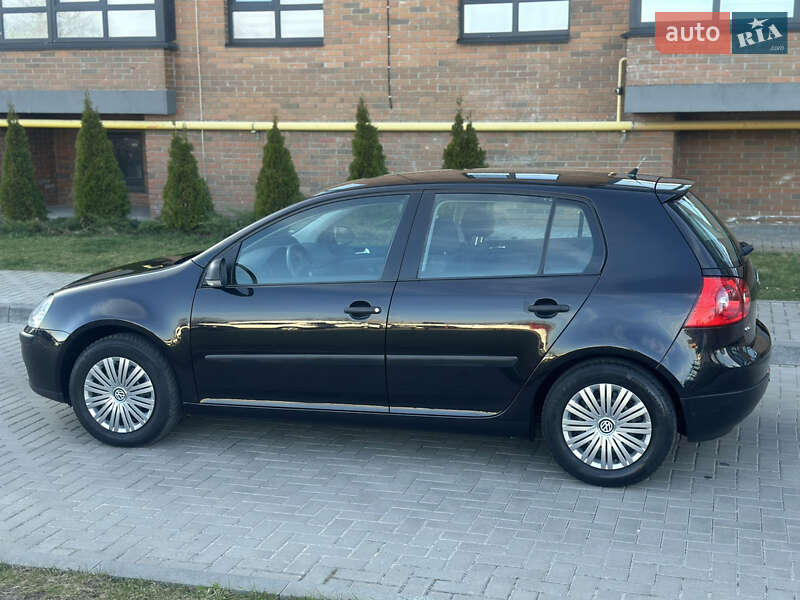 Хетчбек Volkswagen Golf 2008 в Житомирі