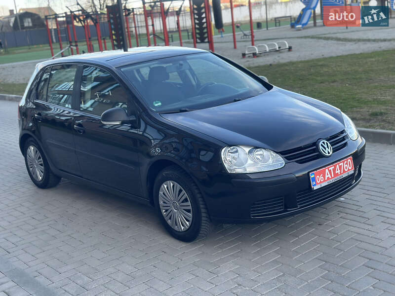 Хетчбек Volkswagen Golf 2008 в Житомирі