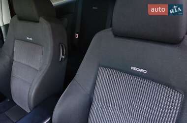 Хэтчбек Volkswagen Golf 2000 в Харькове