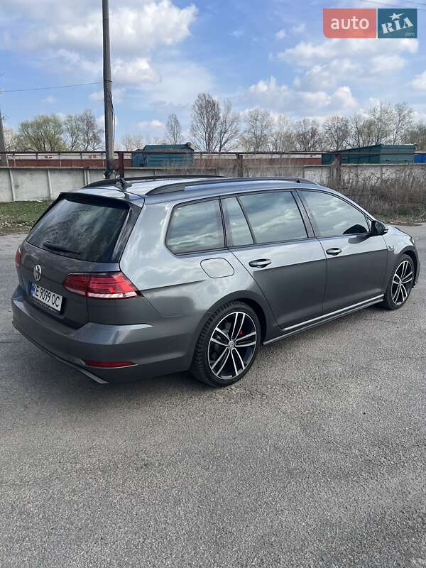 Универсал Volkswagen Golf 2017 в Днепре