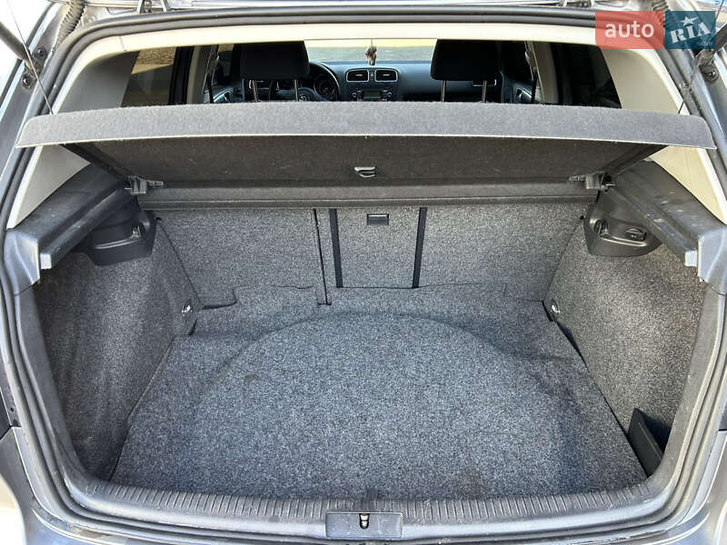 Хетчбек Volkswagen Golf 2009 в Луцьку